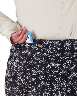 Obermeyer Printed Bond Pant - Expert Only -Obermeyer Sales Store webimage 1504421103 S05 MODDET1